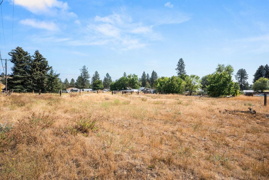 3902 E Lincoln Rd, Spokane, WA 99217