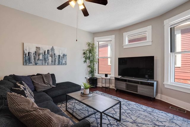 2096 LINDEN AVE, Memphis, TN 38104