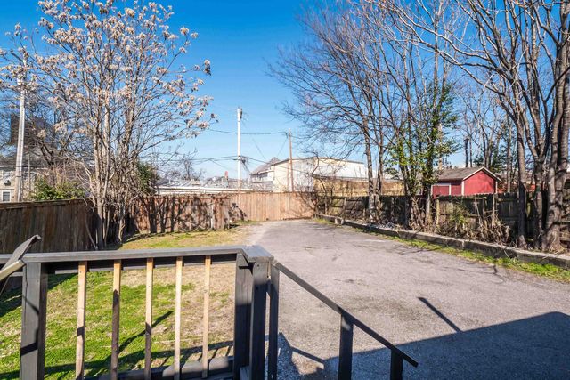 2096 LINDEN AVE, Memphis, TN 38104