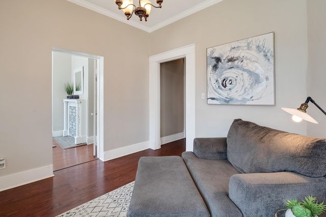 2096 LINDEN AVE, Memphis, TN 38104