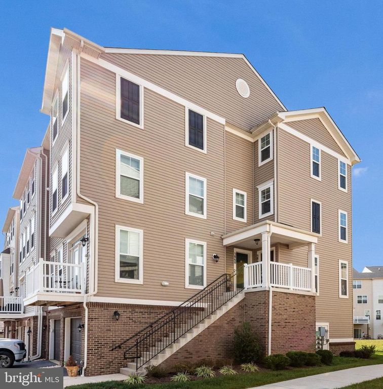 5862 IMPERIAL DR, Frederick, MD 21703