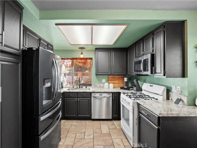 21741 Jeffers Lane, Saugus, CA 91350