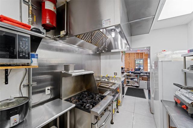 18172 NW 2nd Ave, Miami, FL 33169