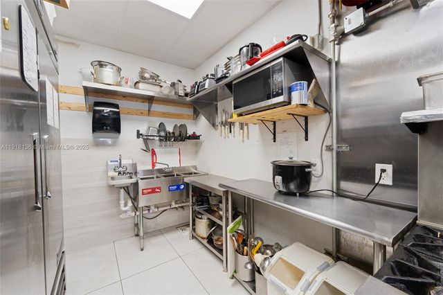 18172 NW 2nd Ave, Miami, FL 33169