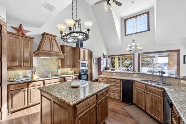 1010 Robin Lane, Possum Kingdom Lake, TX 76449