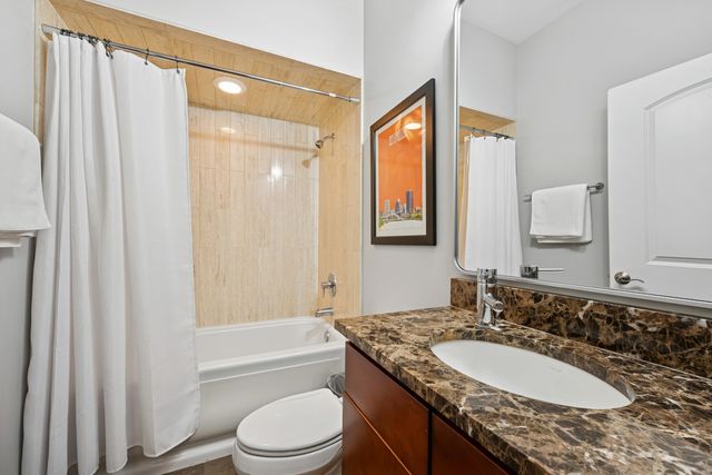 4743 N CLARK Street 4S, Chicago, IL 60640