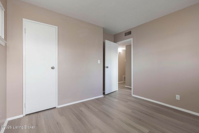 13413 Kinross Blvd, Louisville, KY 40272