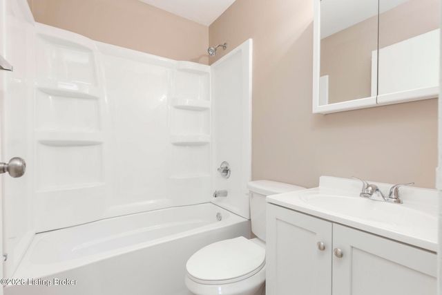 13413 Kinross Blvd, Louisville, KY 40272