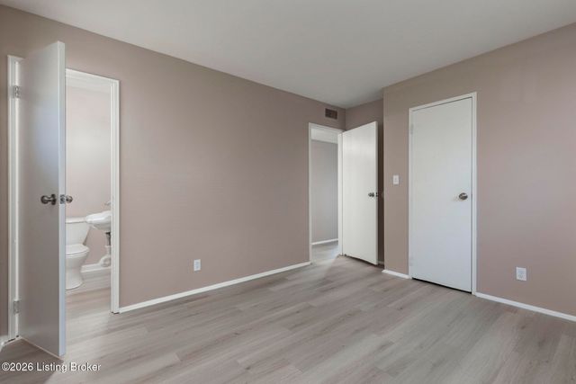 13413 Kinross Blvd, Louisville, KY 40272