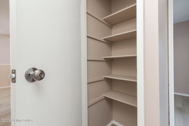 13413 Kinross Blvd, Louisville, KY 40272