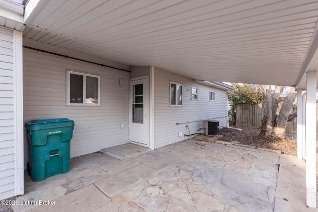 13413 Kinross Blvd, Louisville, KY 40272