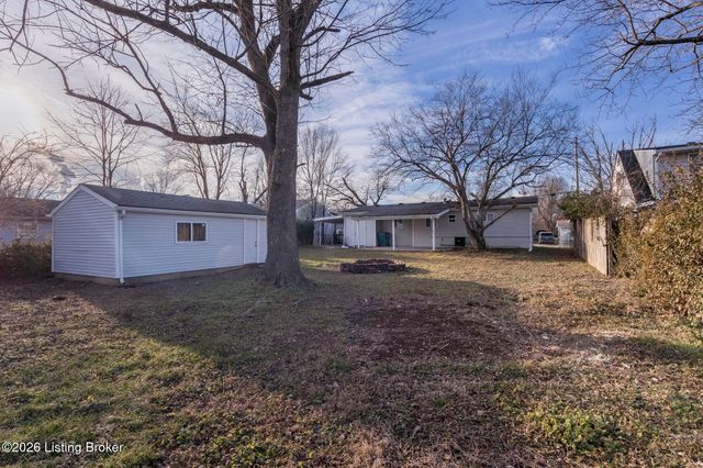 13413 Kinross Blvd, Louisville, KY 40272