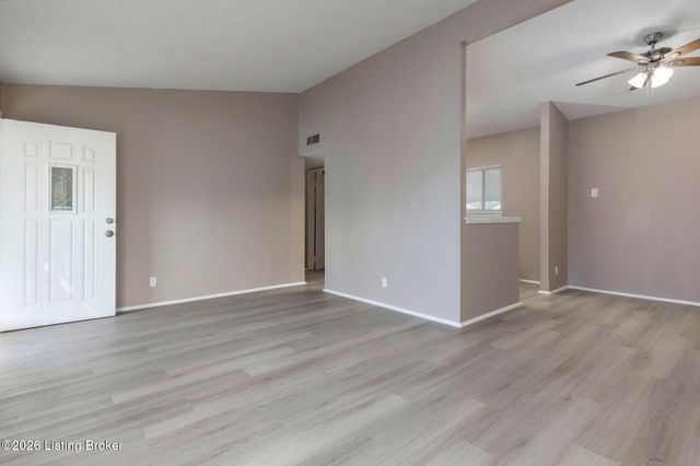 13413 Kinross Blvd, Louisville, KY 40272