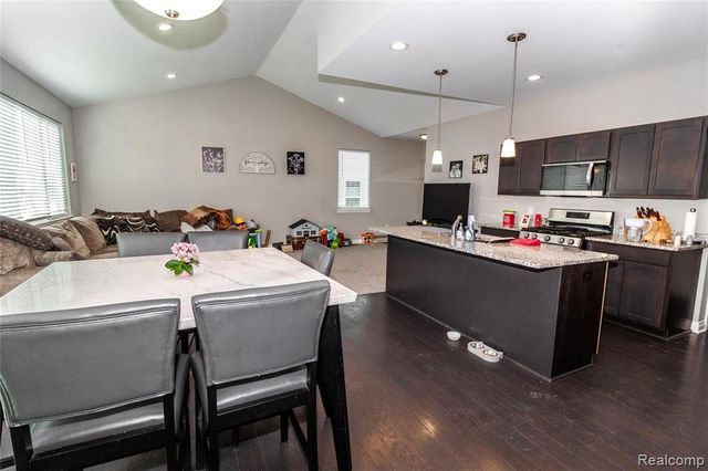 1408 Lincoln Street, Lapeer, MI 48446