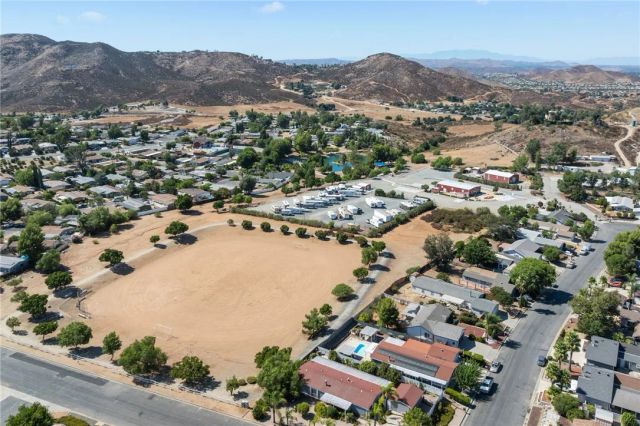 24914 Rainbarrel, Wildomar, CA 92595