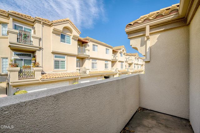 4520 Pennsylvania Avenue 118, La Crescenta, CA 91214