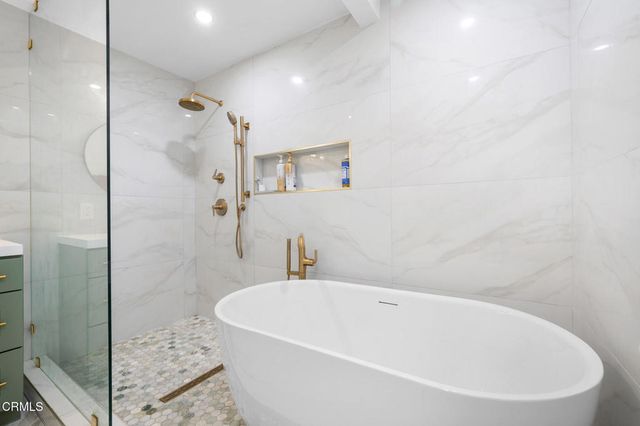 4520 Pennsylvania Avenue 118, La Crescenta, CA 91214