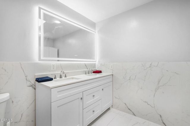 4520 Pennsylvania Avenue 118, La Crescenta, CA 91214