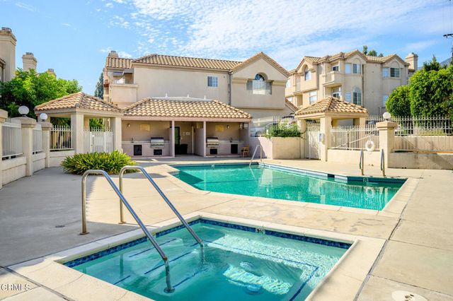 4520 Pennsylvania Avenue 118, La Crescenta, CA 91214