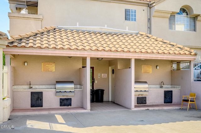 4520 Pennsylvania Avenue 118, La Crescenta, CA 91214