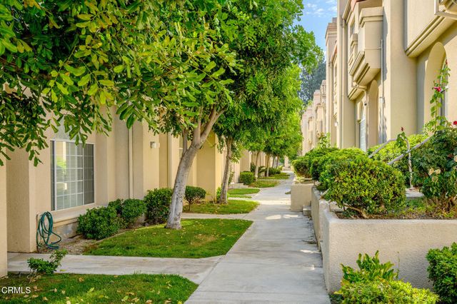 4520 Pennsylvania Avenue 118, La Crescenta, CA 91214