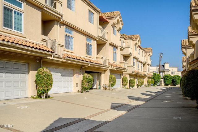 4520 Pennsylvania Avenue 118, La Crescenta, CA 91214