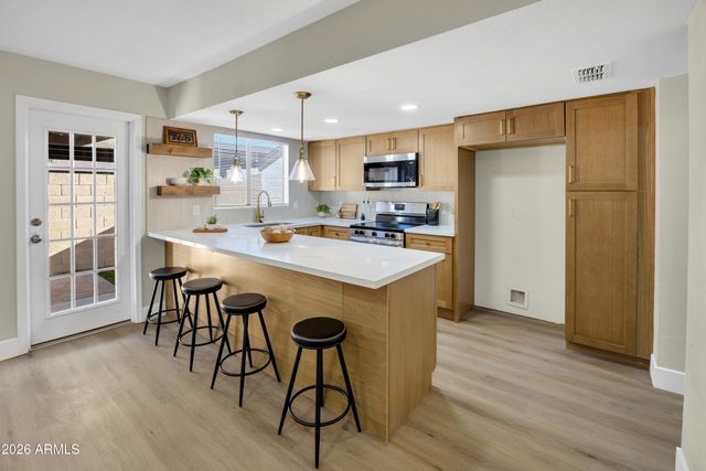 170 E GUADALUPE Road 88, Gilbert, AZ 85234