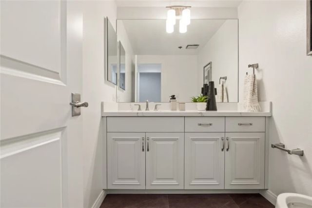 2940 Neilson Way 302, Santa Monica, CA 90405