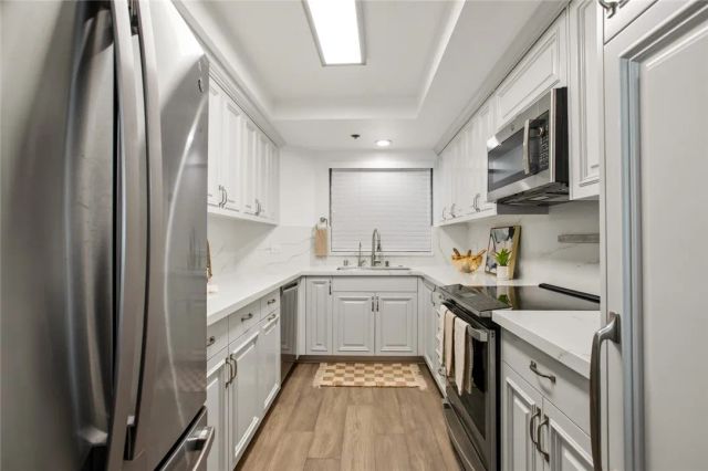 2940 Neilson Way 302, Santa Monica, CA 90405
