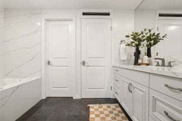 2940 Neilson Way 302, Santa Monica, CA 90405