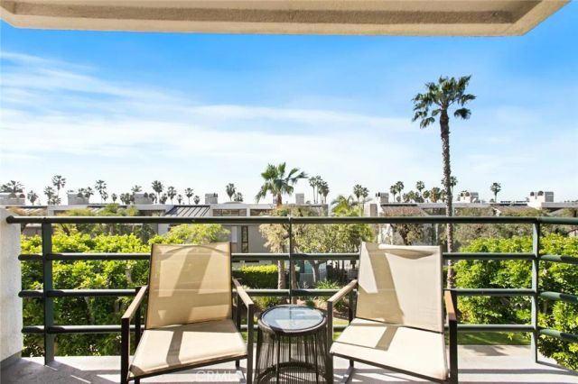 2940 Neilson Way 302, Santa Monica, CA 90405