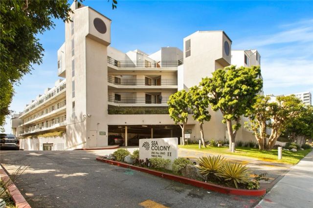 2940 Neilson Way 302, Santa Monica, CA 90405