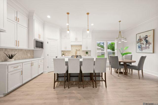 7210 Riverbank Dr, Denham Springs, LA 70706