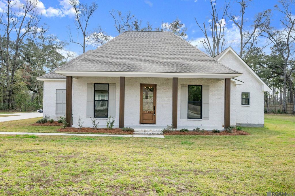 7210 Riverbank Dr, Denham Springs, LA 70706
