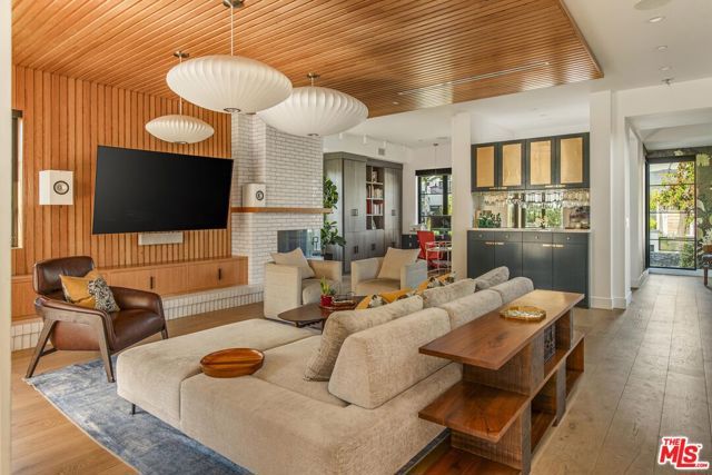 231 S Orchard Drive, Burbank, CA 91506