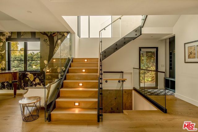 231 S Orchard Drive, Burbank, CA 91506