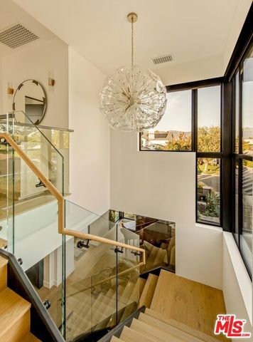 231 S Orchard Drive, Burbank, CA 91506
