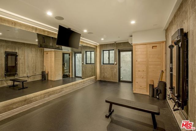 231 S Orchard Drive, Burbank, CA 91506