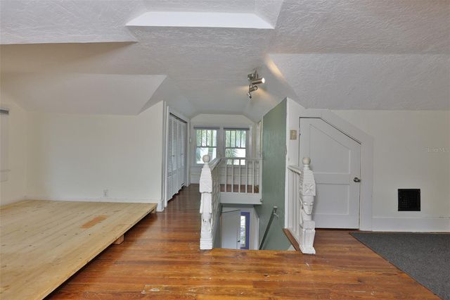 340 MOFFETT COURT N, St Petersburg, FL 33701