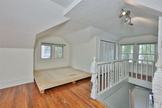 340 MOFFETT COURT N, St Petersburg, FL 33701