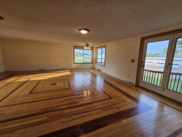 1004 Water Avenue, Hillsboro, WI 54634