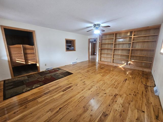 1004 Water Avenue, Hillsboro, WI 54634