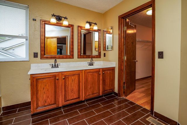 1080 Taylor Mills Drive, Reynoldsburg, OH 43068