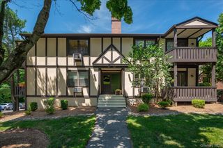 958 Sierra Vista Lane, Valley Cottage, NY 10989