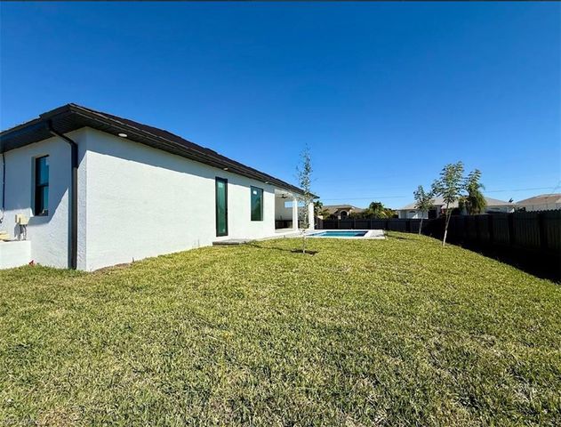 3300 NW 1st TER, Cape Coral, FL 33993