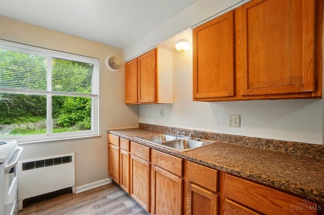 3919 E Gatewood Lane, Silverton, OH 45236