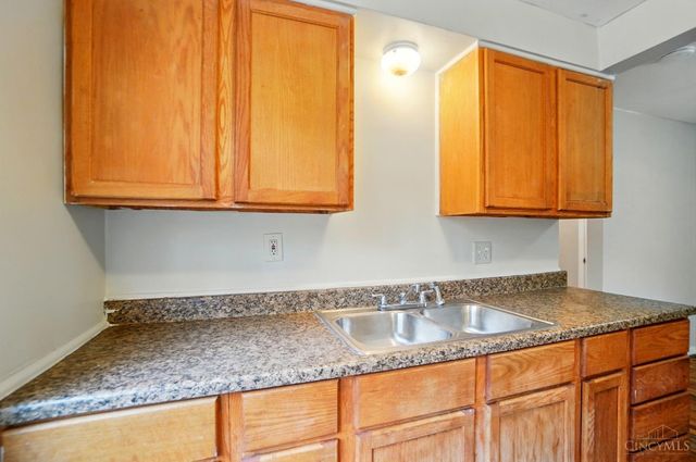 3919 E Gatewood Lane, Silverton, OH 45236