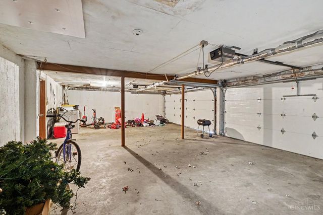 3919 E Gatewood Lane, Silverton, OH 45236
