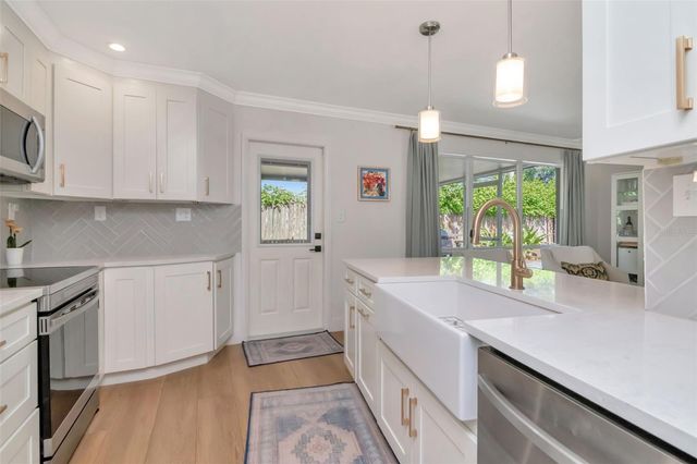 4609 S COOPER PLACE, Tampa, FL 33611