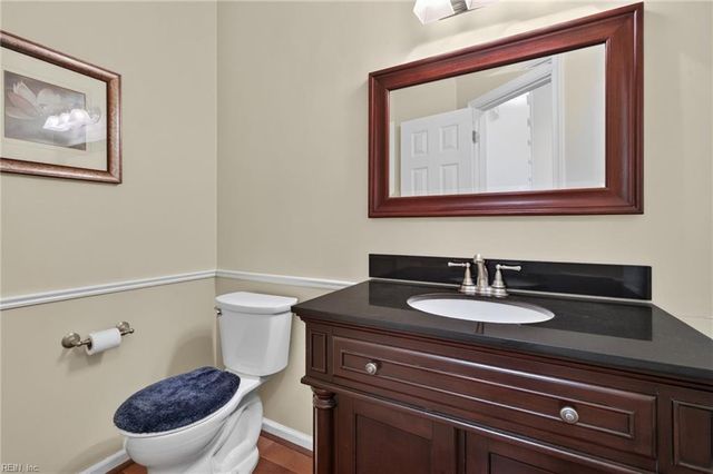 208 Robinhood RD, Chesapeake, VA 23322